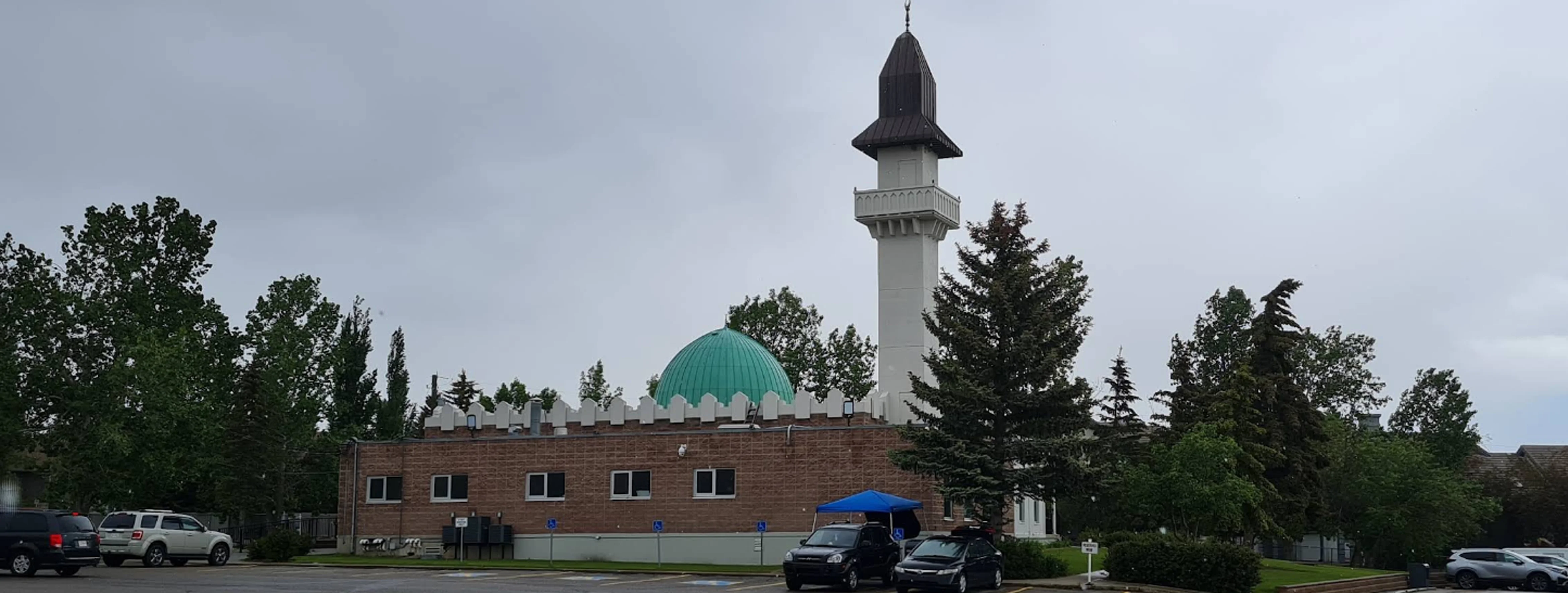 Exterior view of Calgary Islamic Centre Southwest Calgary building